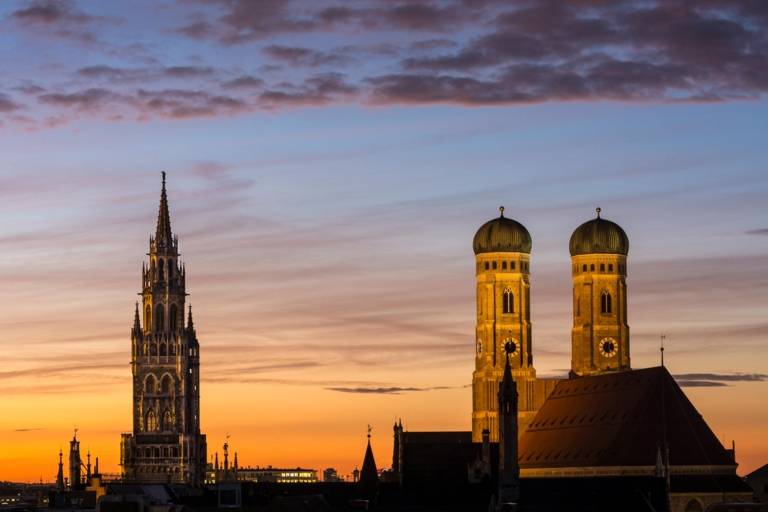 Panoramic view of the Frauenkirche and the tower of the Neues Rathaus in Munich.