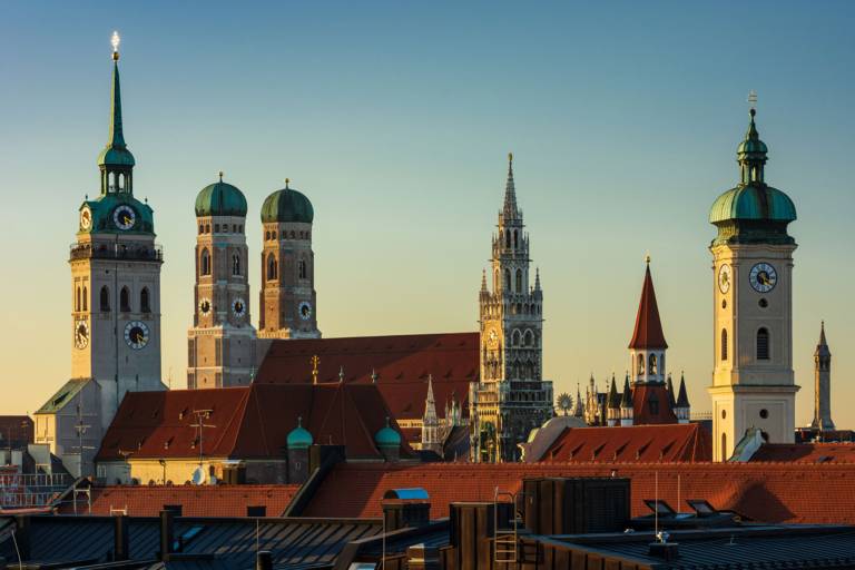 Alter Peter, Frauenkirche and Neues Rathaus: the Munich skyline in the evening light.